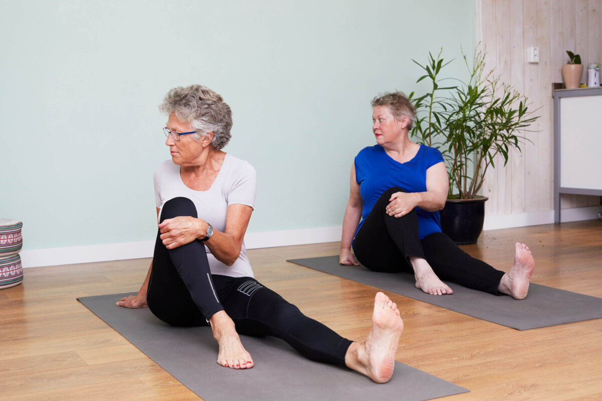 yogalessen-voor-ouderen