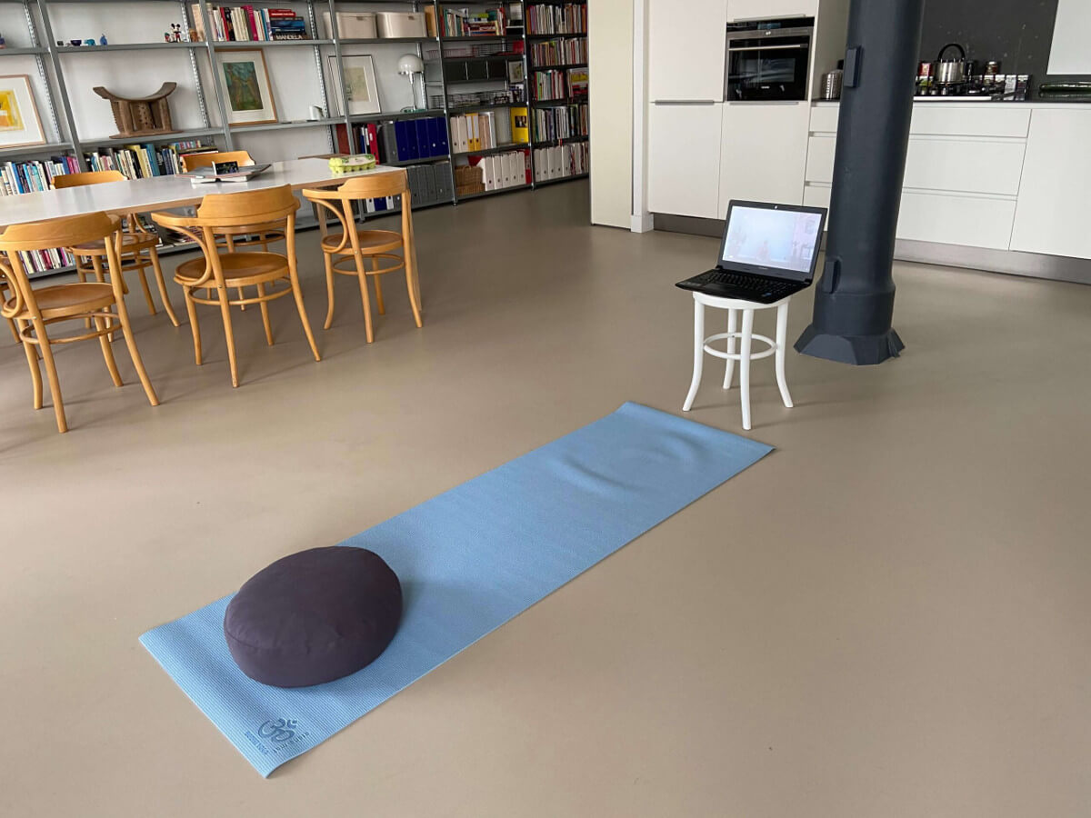 Thuis online yoga en pilates lessen thuis-yoga-online-pilates